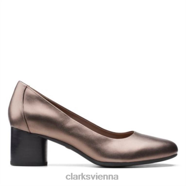 Frauen Clarks Clarks Pebble Metallic Un Cosmo Kleid 80BRV4009 Kieselmetallisch